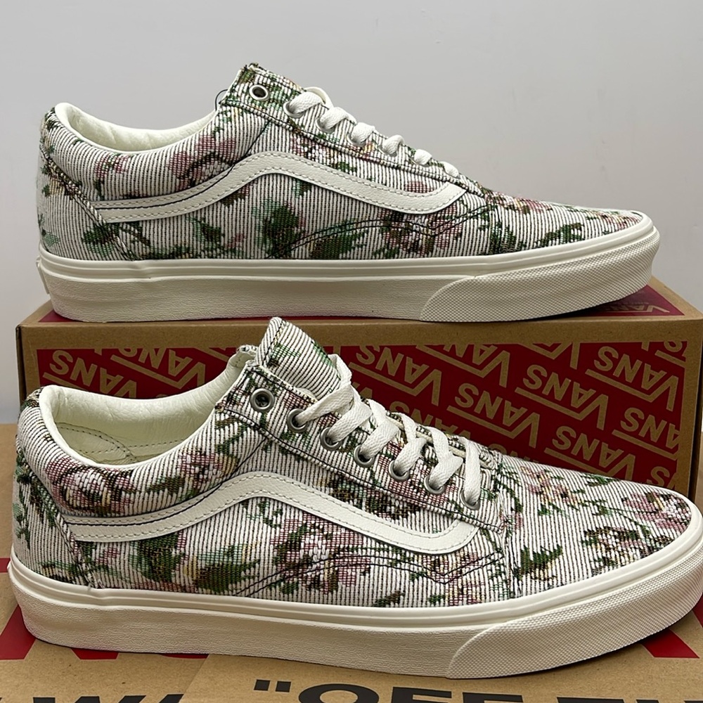 Vans Men’s Old Skool Tapestry Floral Marshmallow 
VN000CP5CCZ
Sneakers